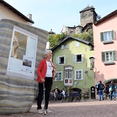 Zweizimmer-Wohnung Mit Schlossblick Кьюза Экстерьер фото