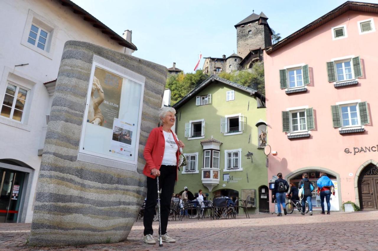 Zweizimmer-Wohnung Mit Schlossblick Кьюза Экстерьер фото
